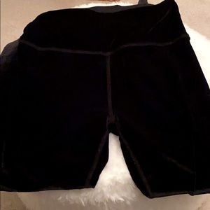 Beyond Yoga black velvet leggings